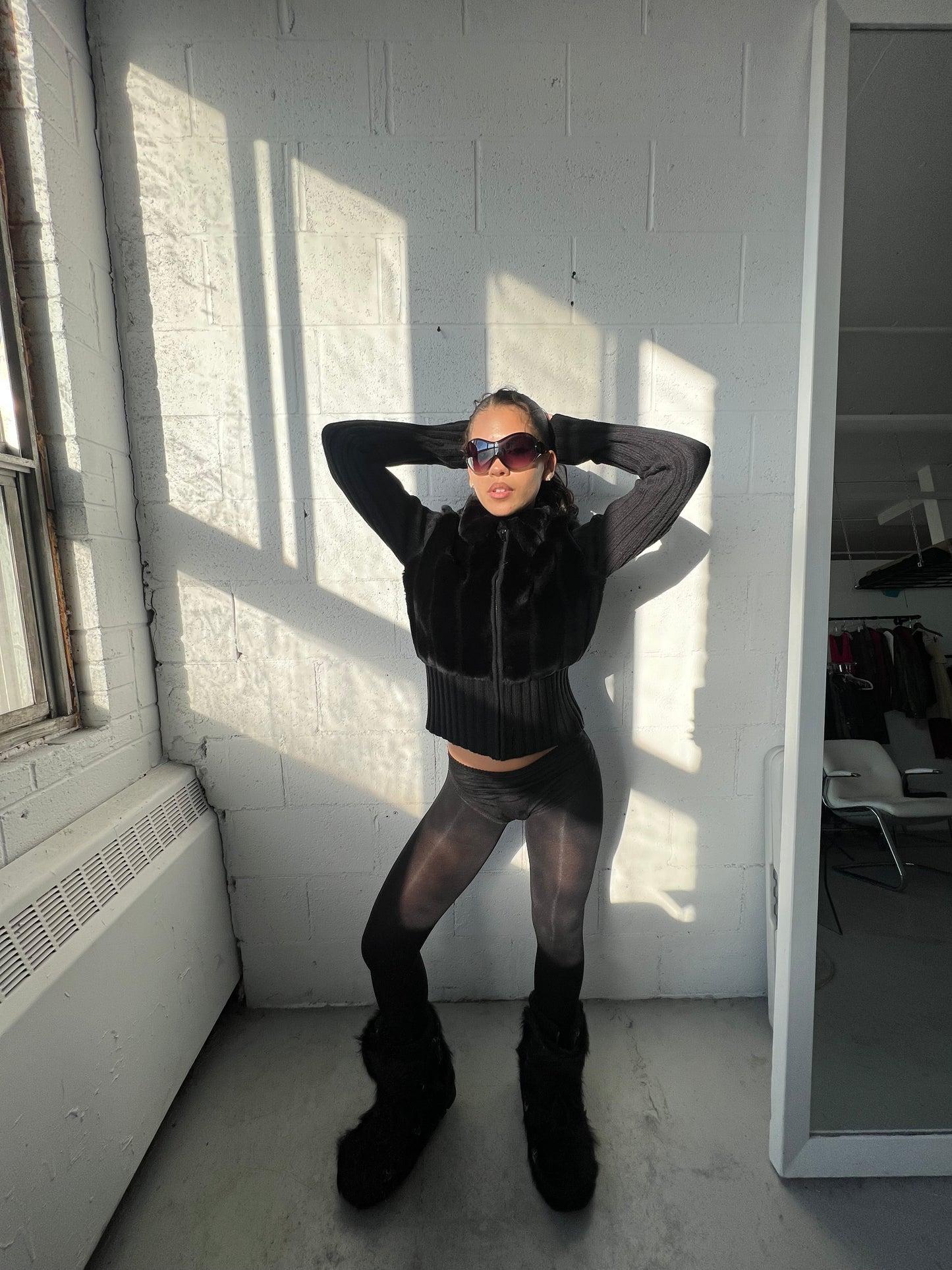 Nero Faux Fur Zip
