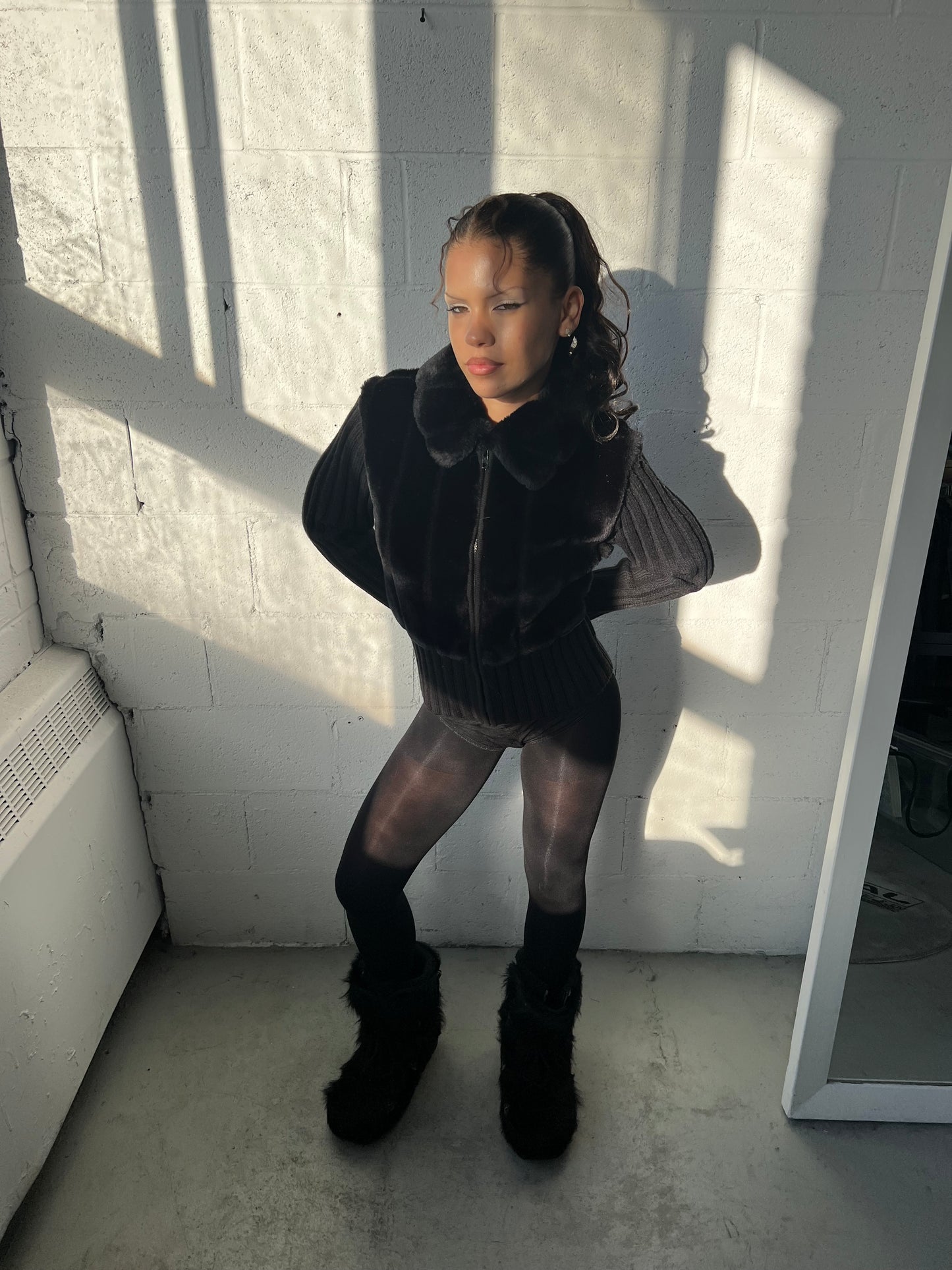 Nero Faux Fur Zip