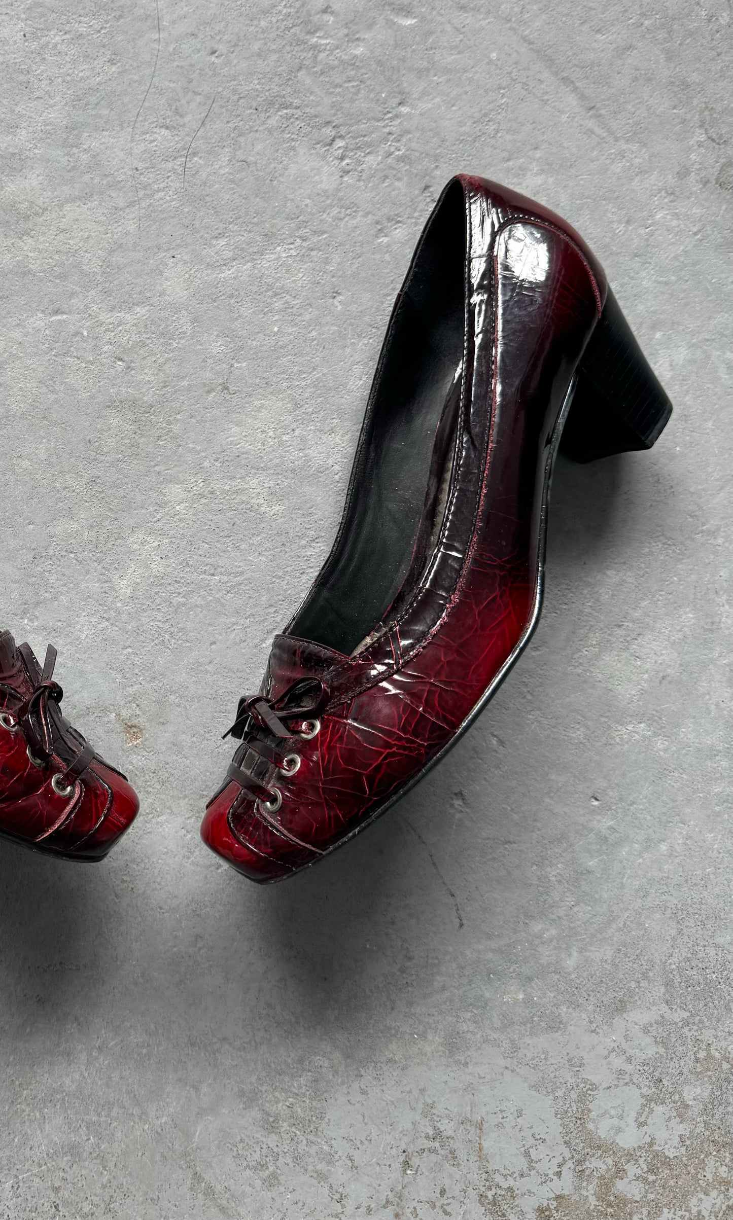 Leather Lace Up Courts Size 9