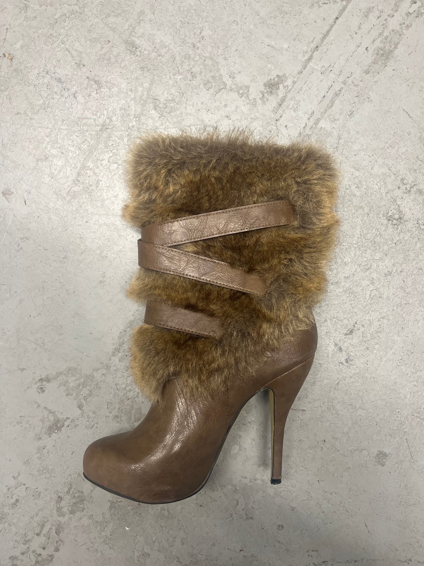 Faux Fur Heels Size 7 Women’s