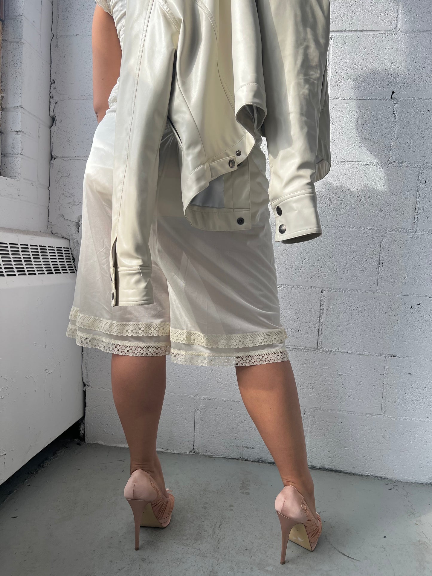 Deadstock Crema Shorts