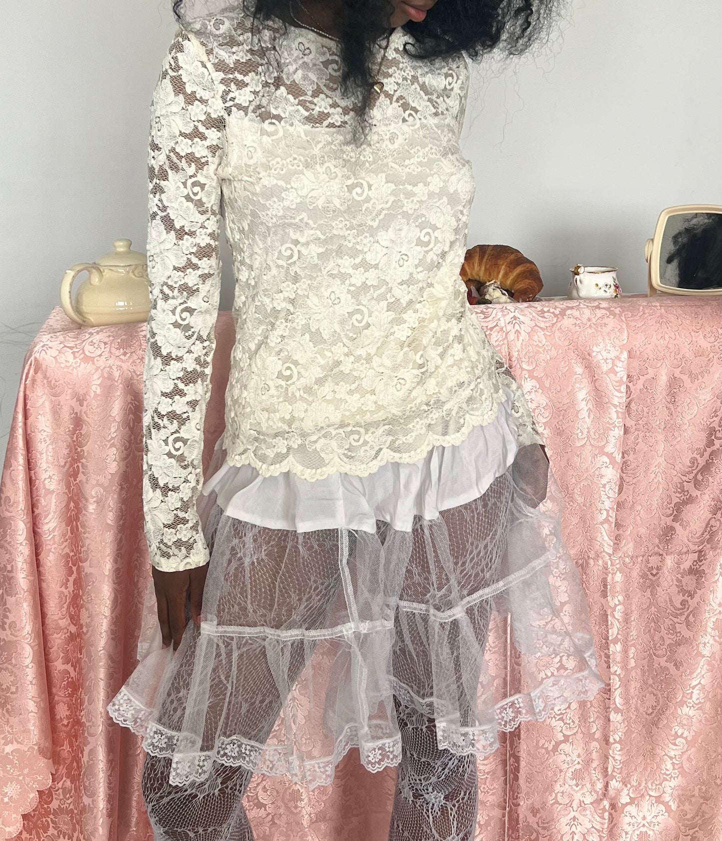Crema Lace Longsleeve