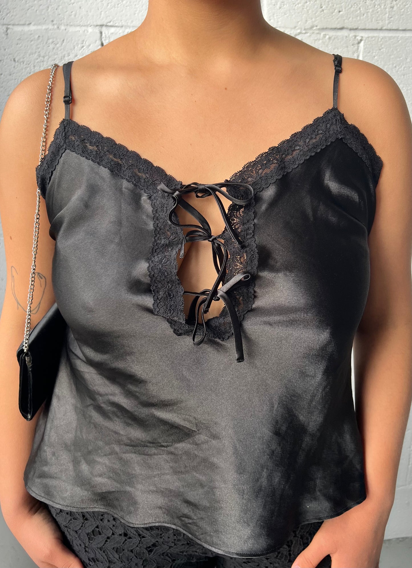Tre Bow Top