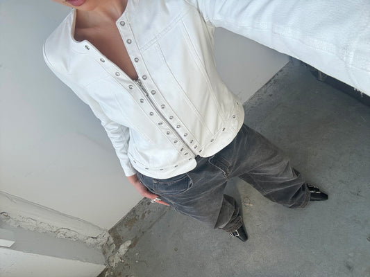 Eyelet Zip